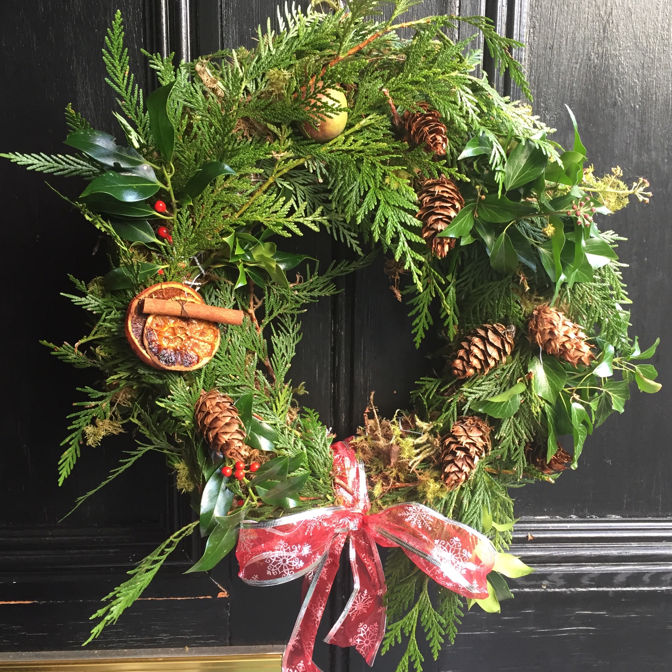 This is it - my wreath. It's not perfect (you can see bits of wire everywhere) but I MADE IT!!!
