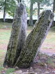 Split rock at Clava Cairns